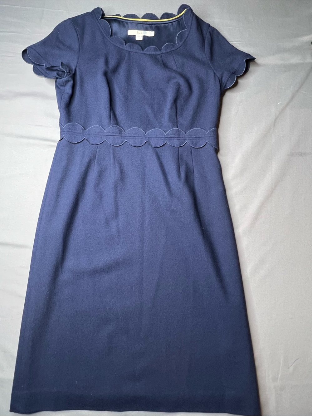Boden Navy Scalloped Wool Dress – US 6R | 100% Wool | Classic Tailored Shift